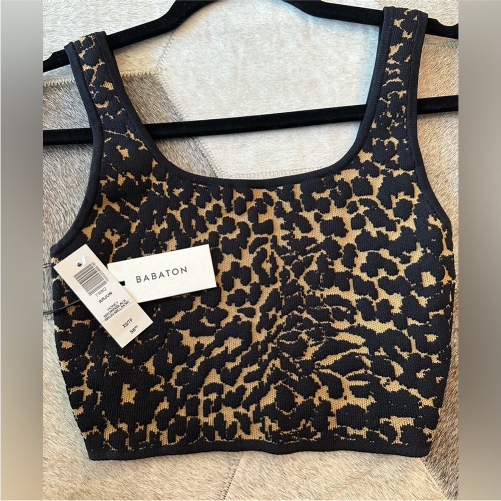 NWT - Aritzia Babaton Arjun Crop Sculpt
Knit Tank - Leopard XS